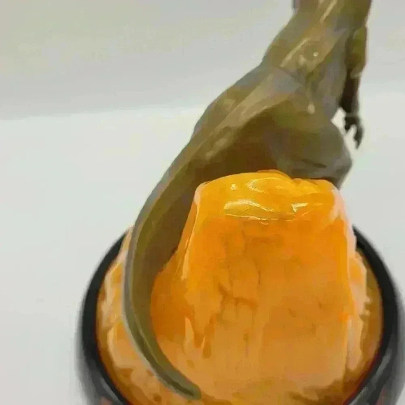 Jurassic World Nightlight KINGDOM T REX Lighted Lava Dinosaur LAMP 8” X 6.5” - Picture 12 of 14